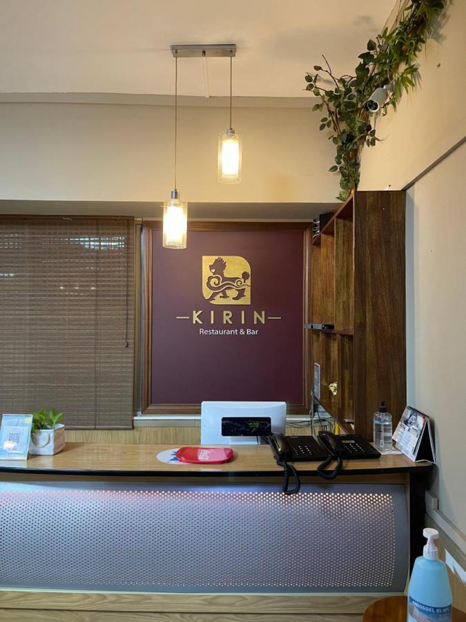 Kirin Guesthouse And Restaurant 포트 루이스 외부 사진